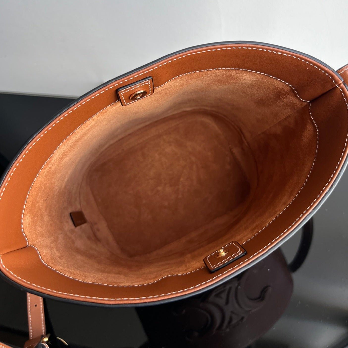 Celine Triomphe 24 Bucket Calfskin - Image 5