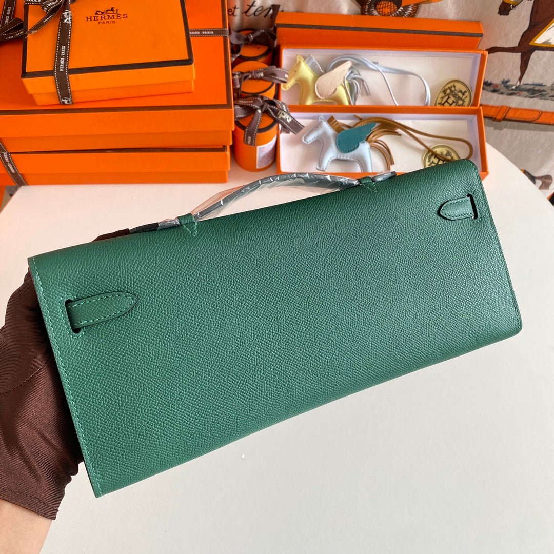 HERMES KELLY CUT 31 IN GREEN FOREST CALFSKIN WITH SILVER HARDWARE - Image 7