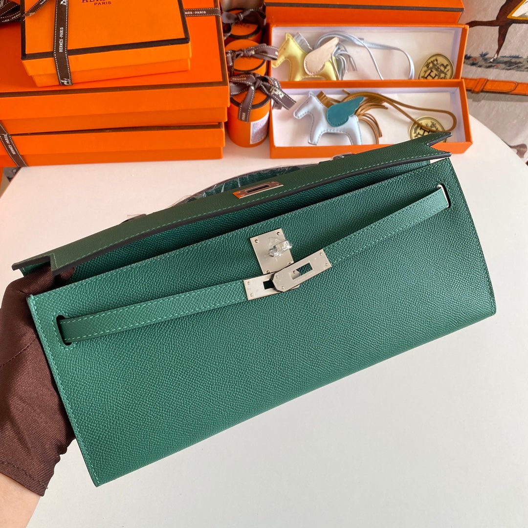 Alternative view of HERMES KELLY CUT 31 IN GREEN FOREST CALFSKIN WITH SILVER HARDWARE