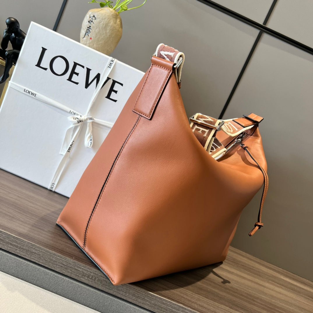 Loew Unisex Cubi Shoulder Crossbody Zipper Commuter Tote Bag Tan smooth calfskin - Image 5