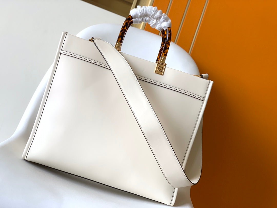 Fendi Sunshine Medium 35 White Calfskin Tote Bag - Image 3