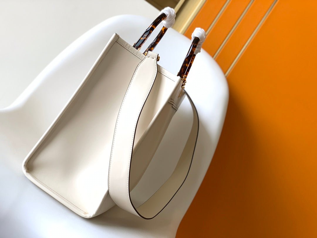 Fendi Sunshine Medium 35 White Calfskin Tote Bag - Image 4