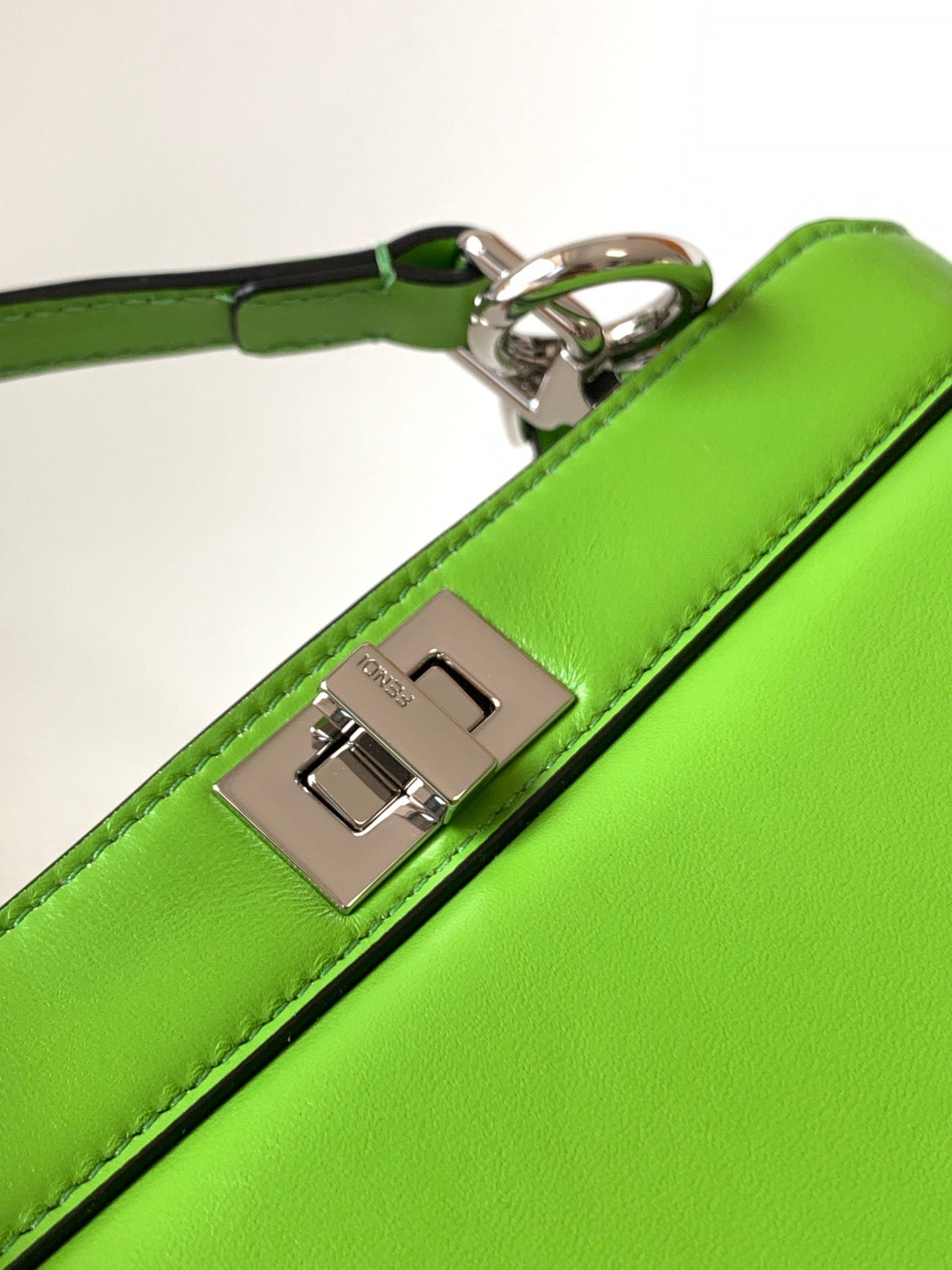 Fendi Peekaboo Iseeu Petite 20 Green Lambskin Silver - Image 3