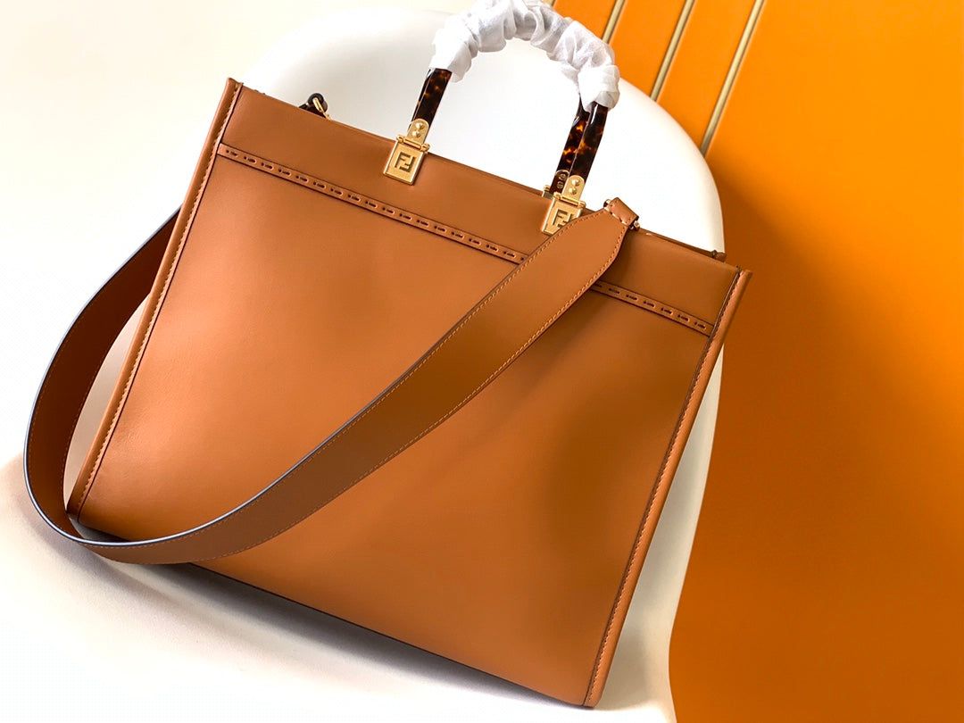 Fendi Sunshine Medium 35 Tan Calfskin Tote Bag - Image 3