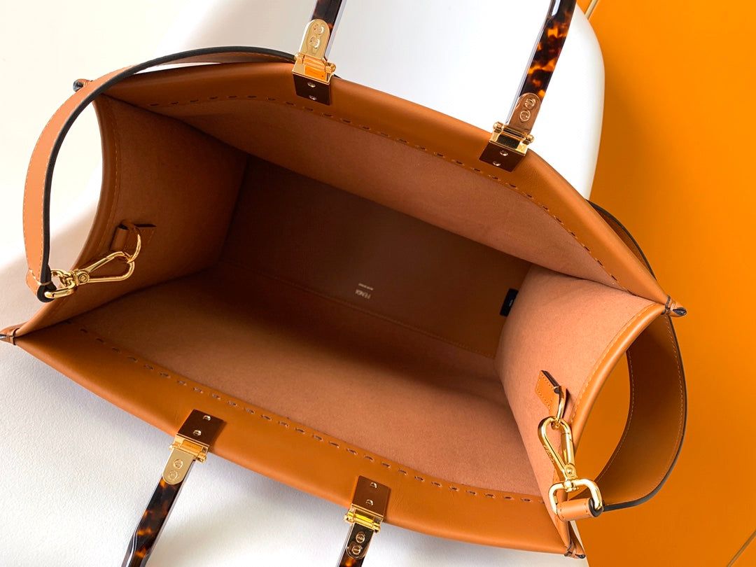 Fendi Sunshine Medium 35 Tan Calfskin Tote Bag - Image 4