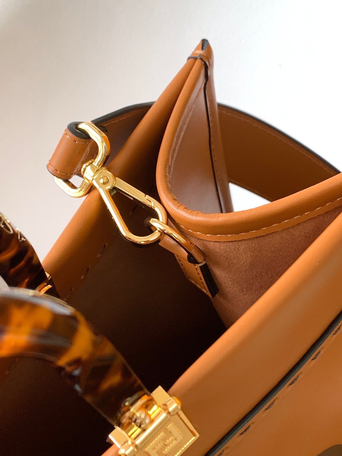 Fendi Sunshine Medium 35 Tan Calfskin Tote Bag - Image 6