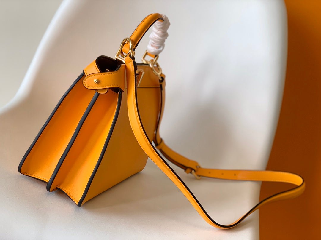 Fendi Peekaboo IseeU Small 27cm Yellow Lambskin - Image 8