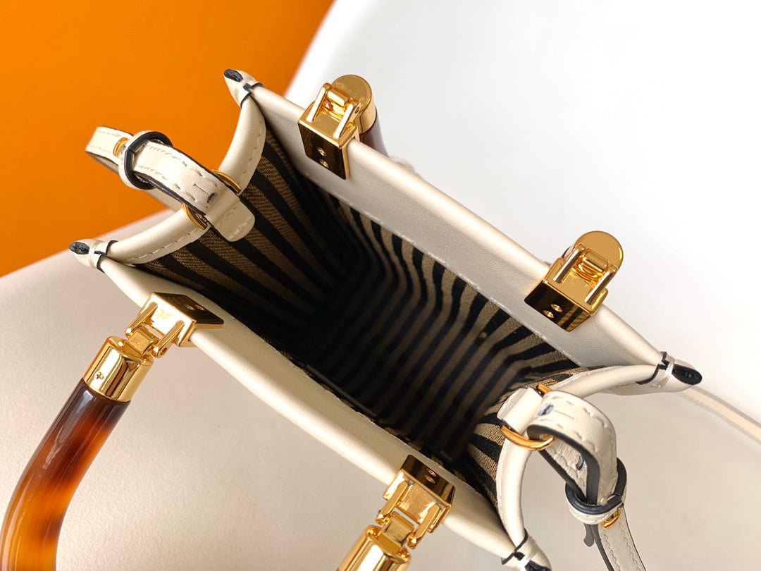 Fendi Mini Sunshine Shopper 18 White Calfskin Bag - Image 8