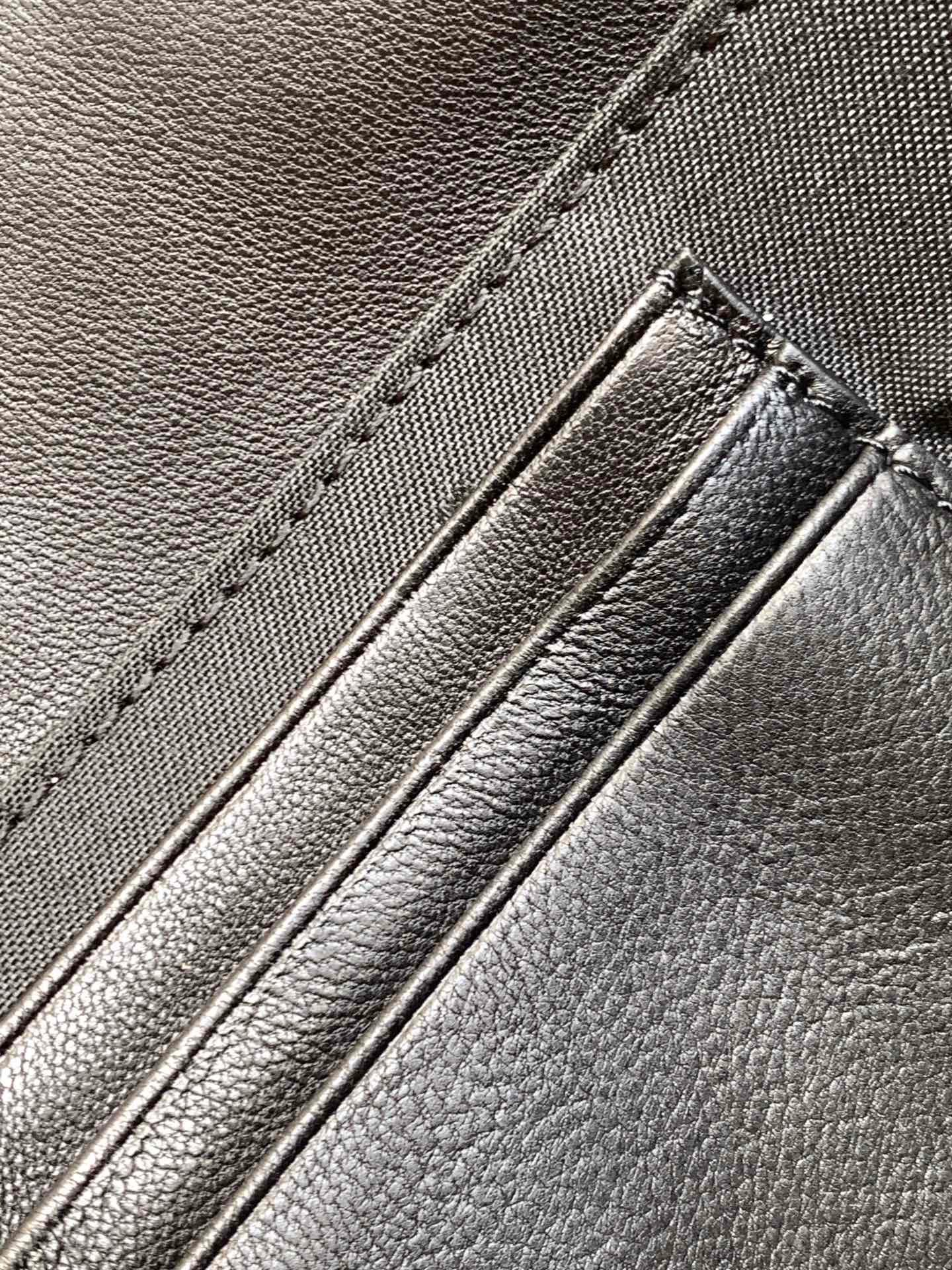 Fendi Mini Baguette 20 Motif Calfskin - Image 9