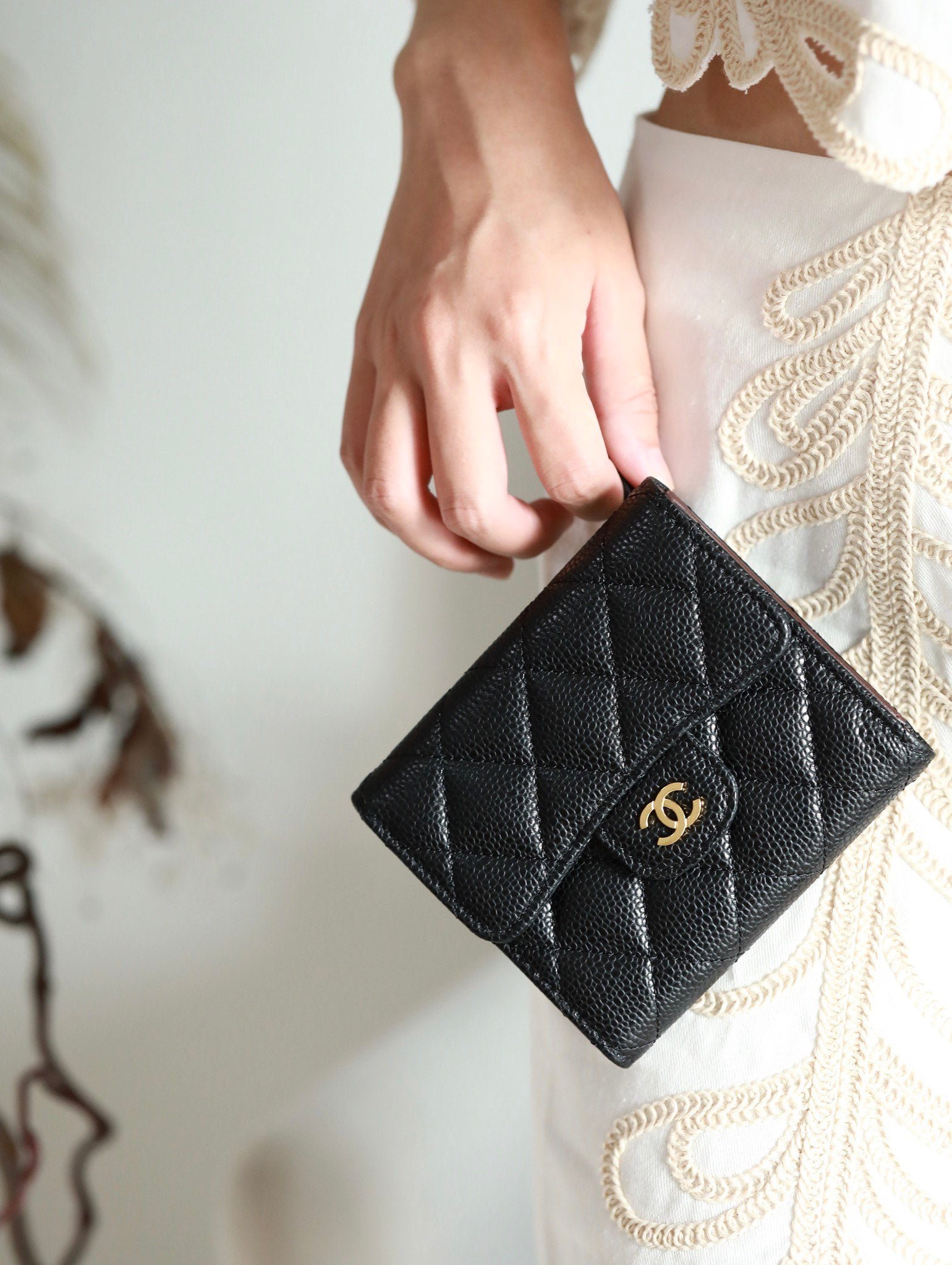 Alternative view of CC FLAP CARD HOLDER 11.5 BLACK GRAINED CALFSKIN GOLD ICON