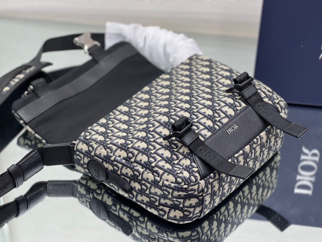 Dior Medium 31 Beige Black Oblique Jacquard Bag - Image 5
