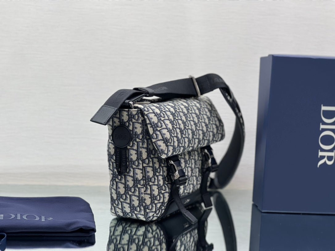 Dior Medium 31 Beige Black Oblique Jacquard Bag - Image 3