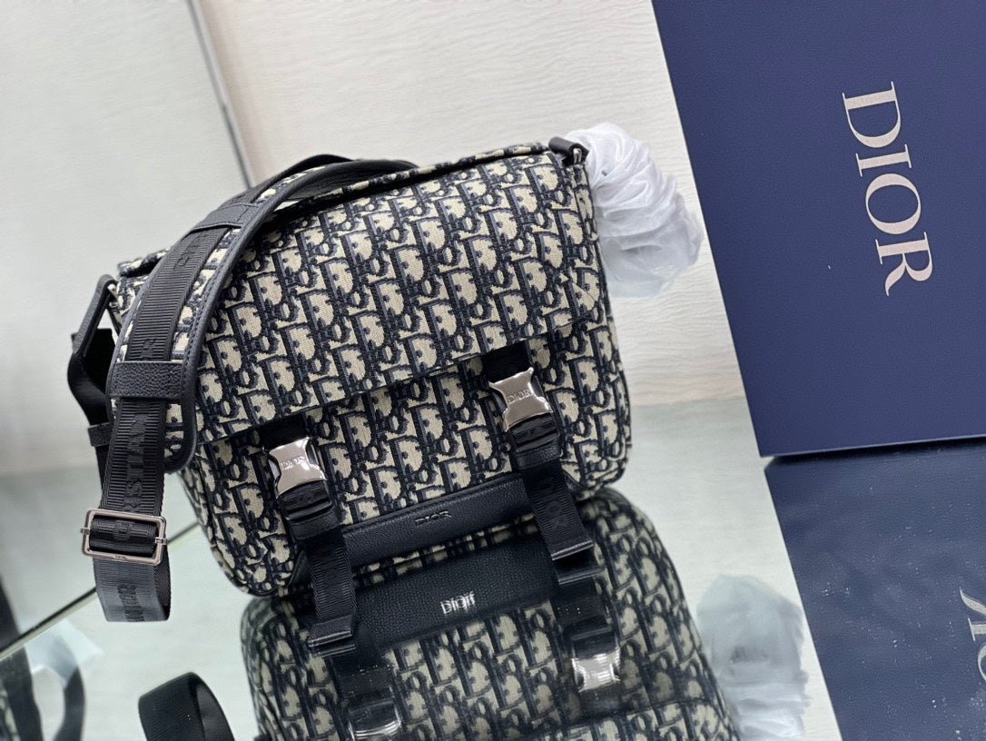 Alternative view of Dior Medium 31 Beige Black Oblique Jacquard Bag