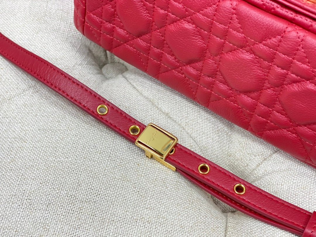 Dior Large Caro 28 Red Calfskin Gold Flap Handbag - Image 3