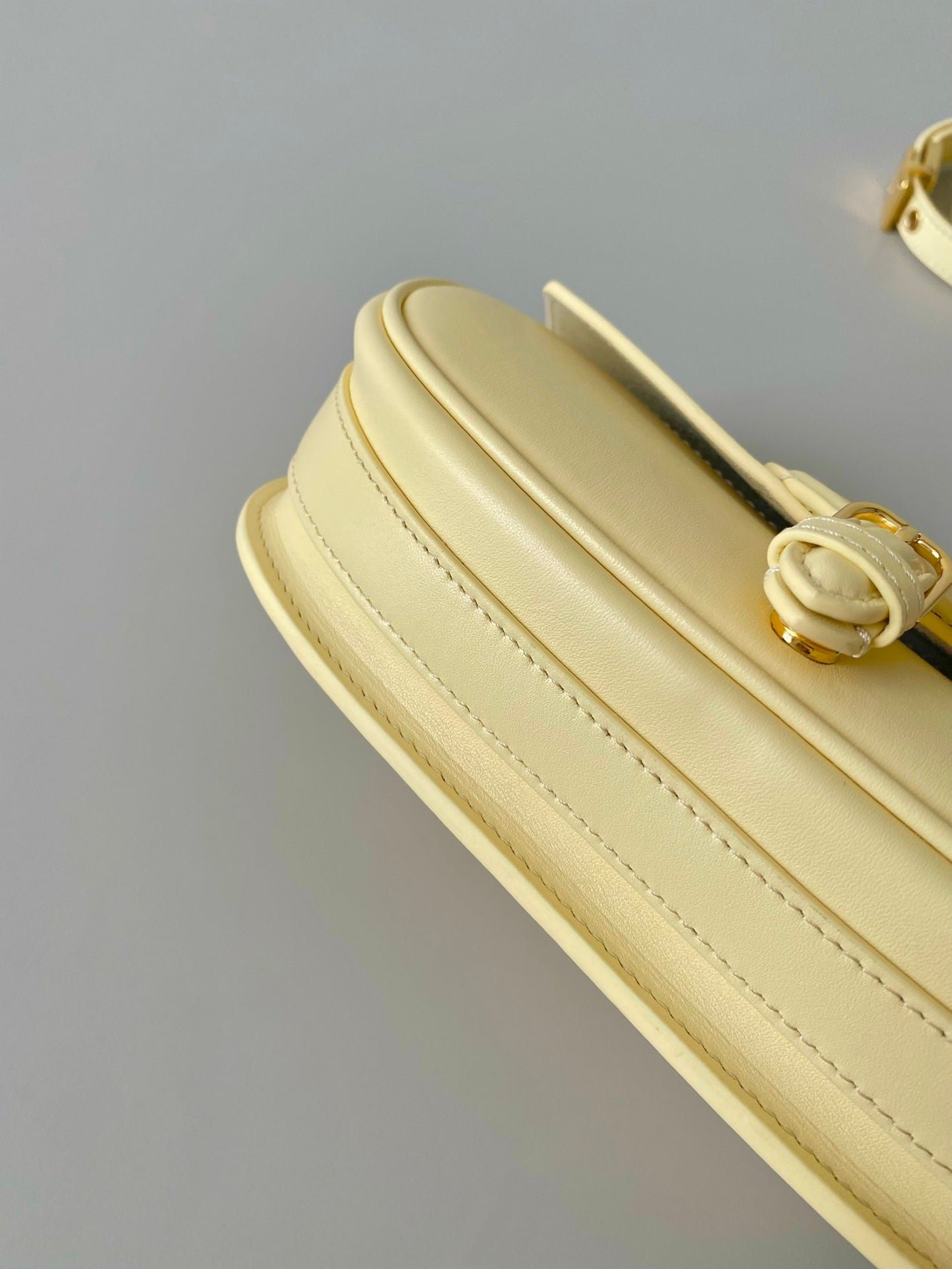 Dior East West Bobby 22cm Cream Calfskin Bag - Image 7