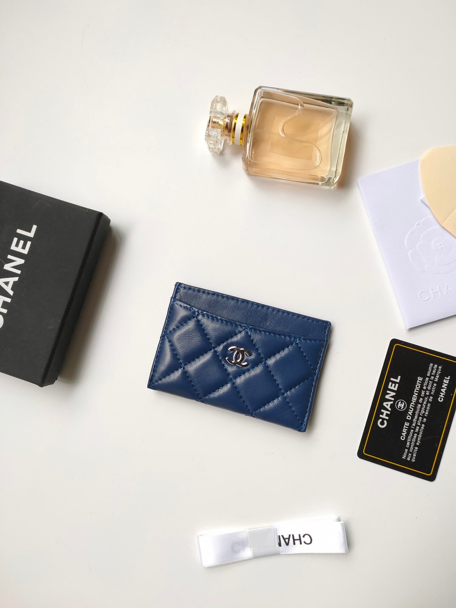 Chanel Navy Lambskin Quilted Card Case - Image 5