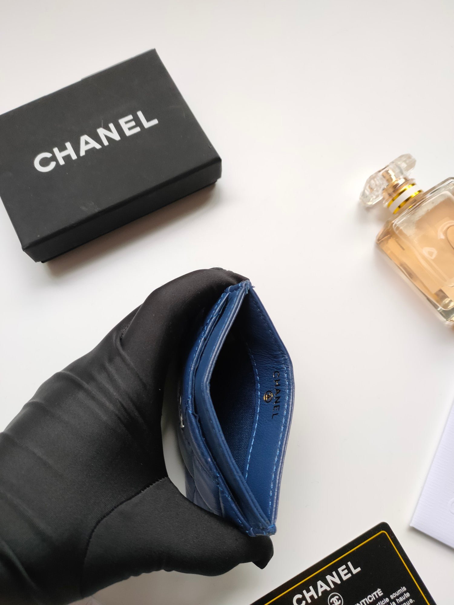 Chanel Navy Lambskin Quilted Card Case - Image 4