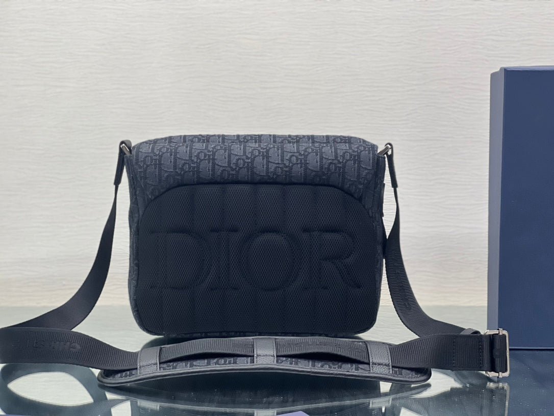 Alternative view of Dior Medium 31 Oblique Jacquard Messenger Bag