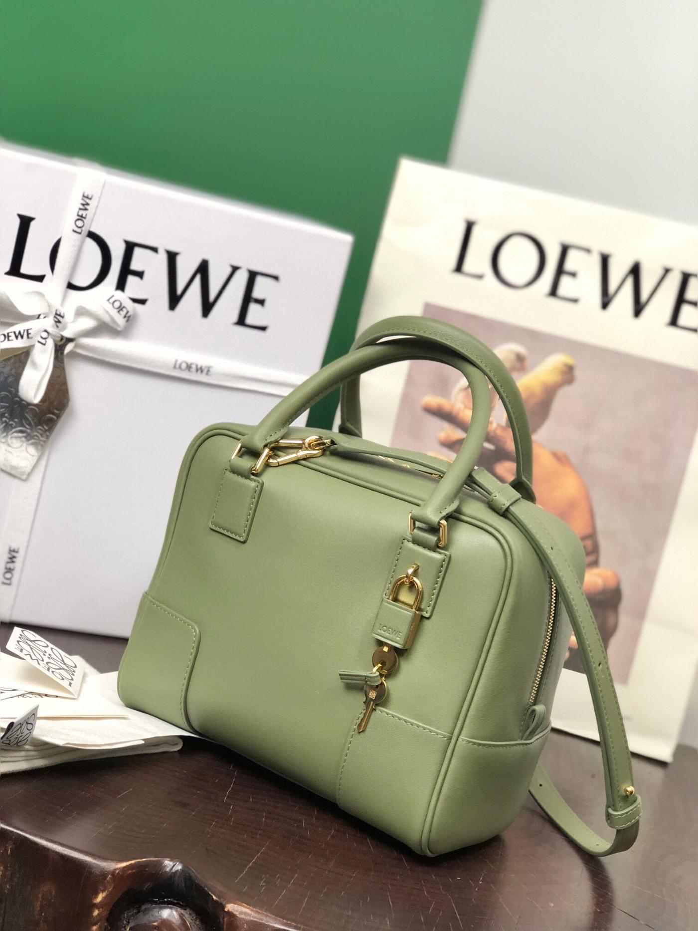 Alternative view of LOE AMAZONA 19 BAG IN AVOCADO GREEN NAPPA CALFSKIN