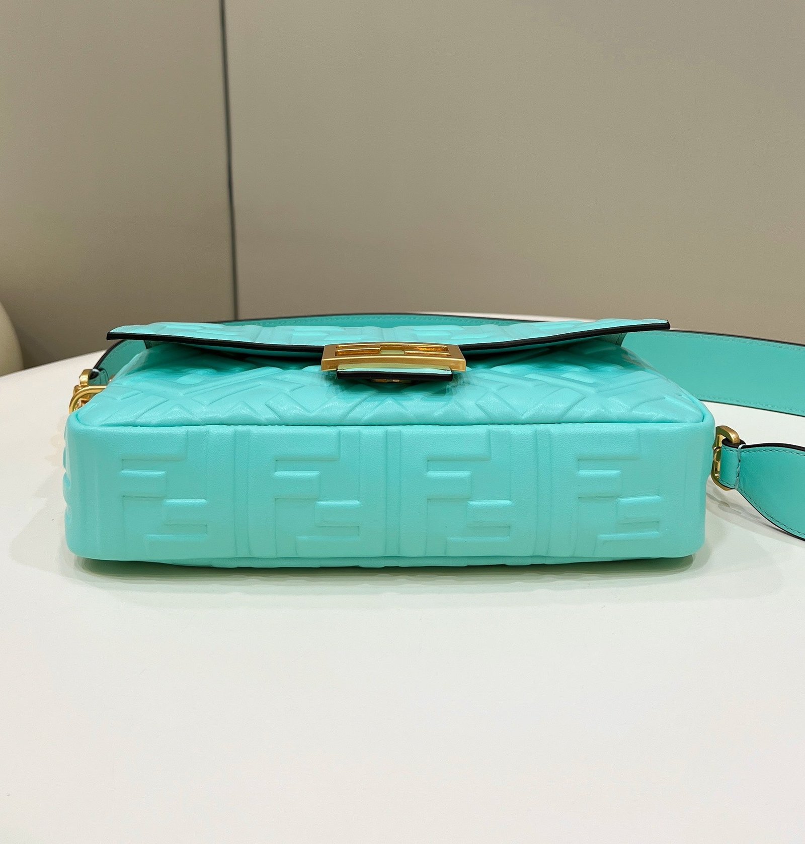 Fendi Baguette 27 Turquoise Soft Lambskin Gold - Image 4