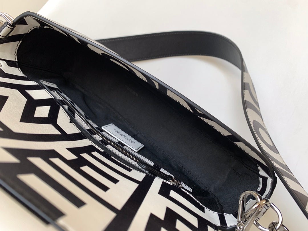 Fendi Roma 27 Black White Calfskin Bag - Image 4