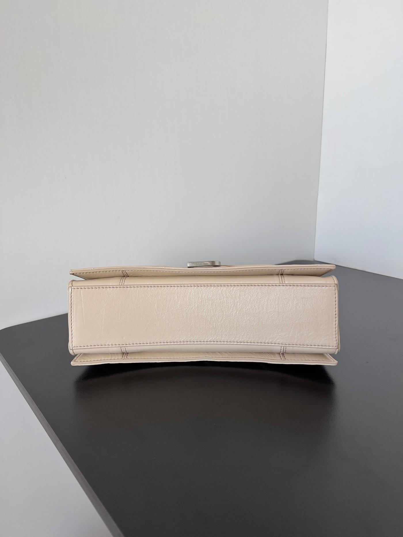 Alternative view of Balenciaga Crush Chained 25cm Beige Lambskin