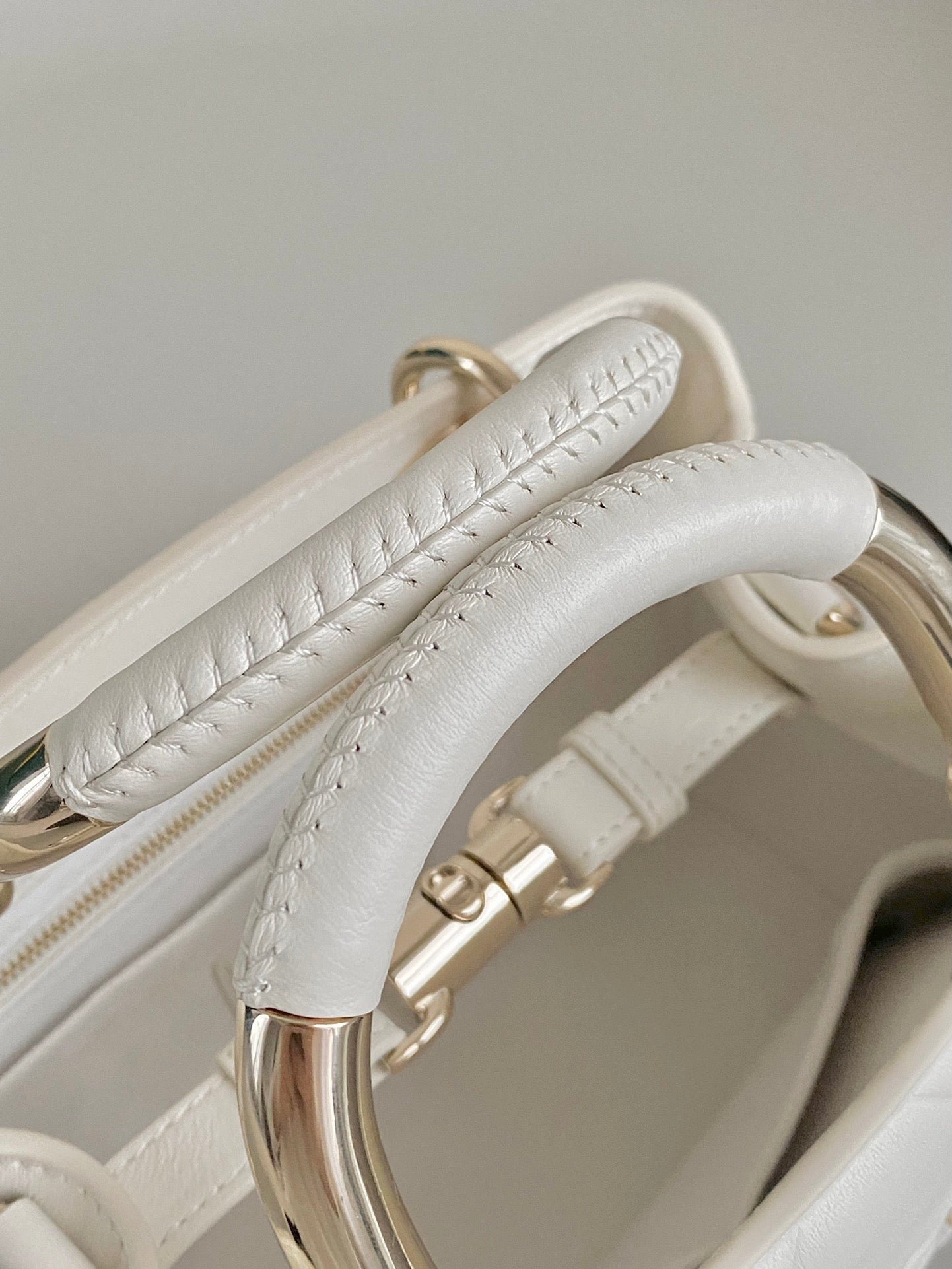 Dior Lady 25 Calfskin Handbag White - Image 7