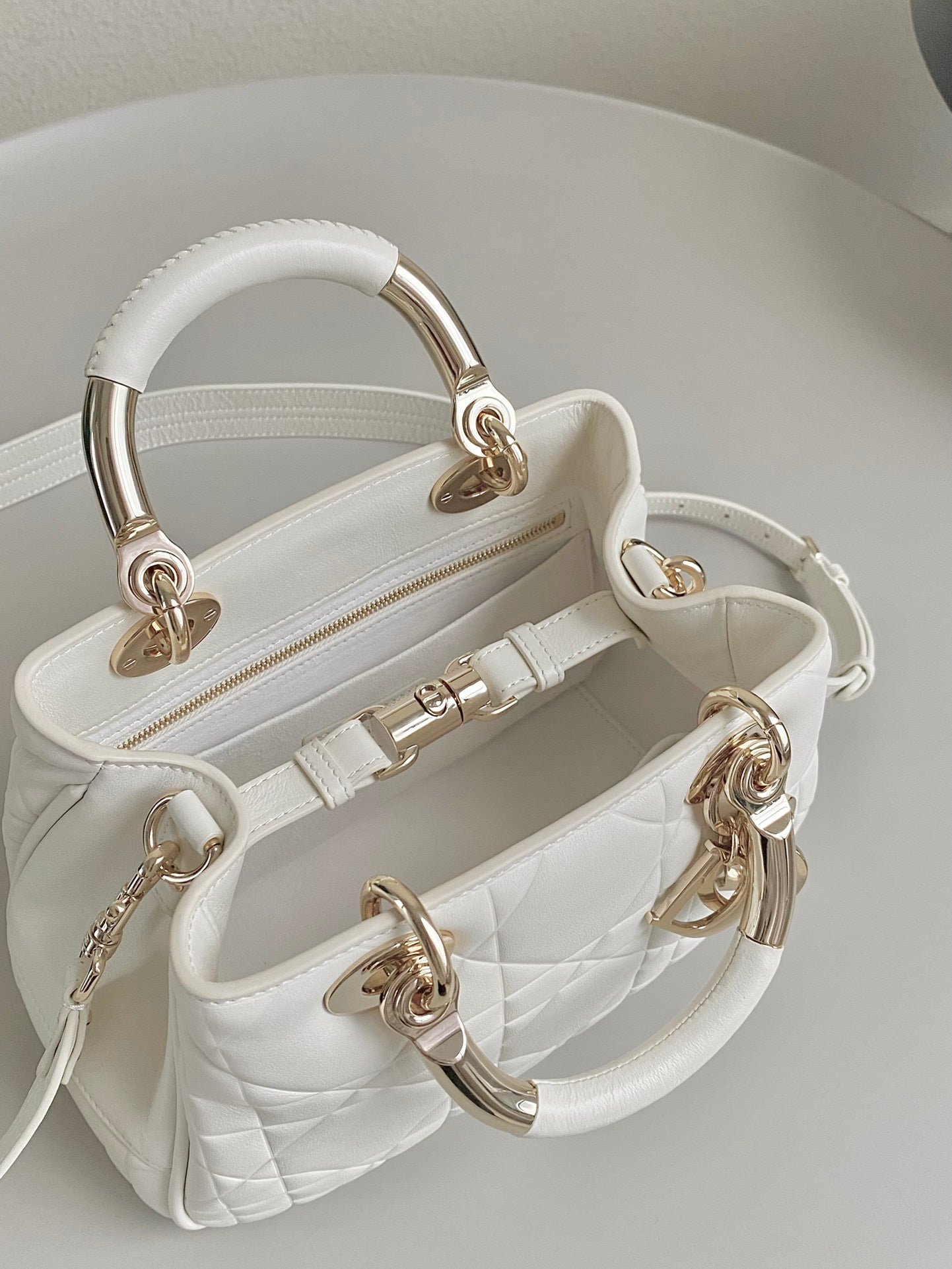 Dior Lady 25 Calfskin Handbag White - Image 4
