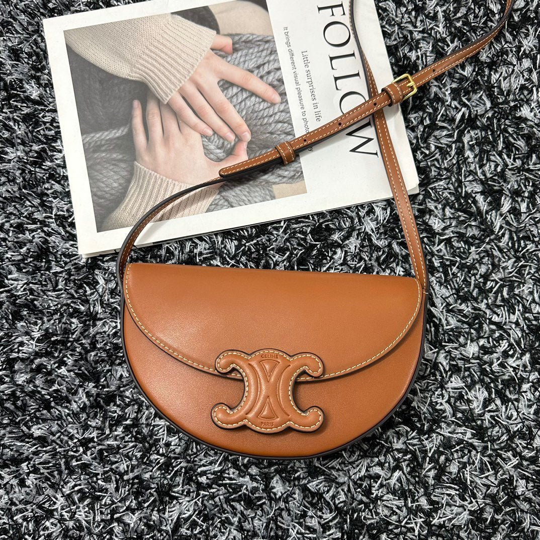 Celine Besace Triomphe 23 Calfskin Bag