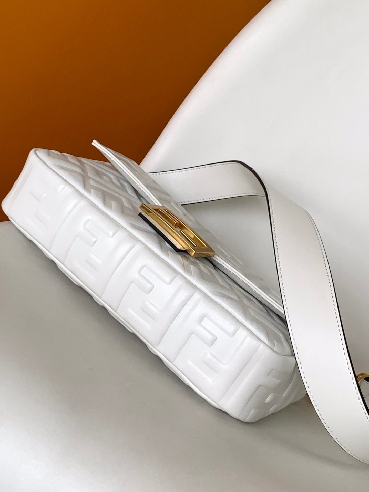 Fendi Baguette 27 White Motif Calfskin Bag - Image 7