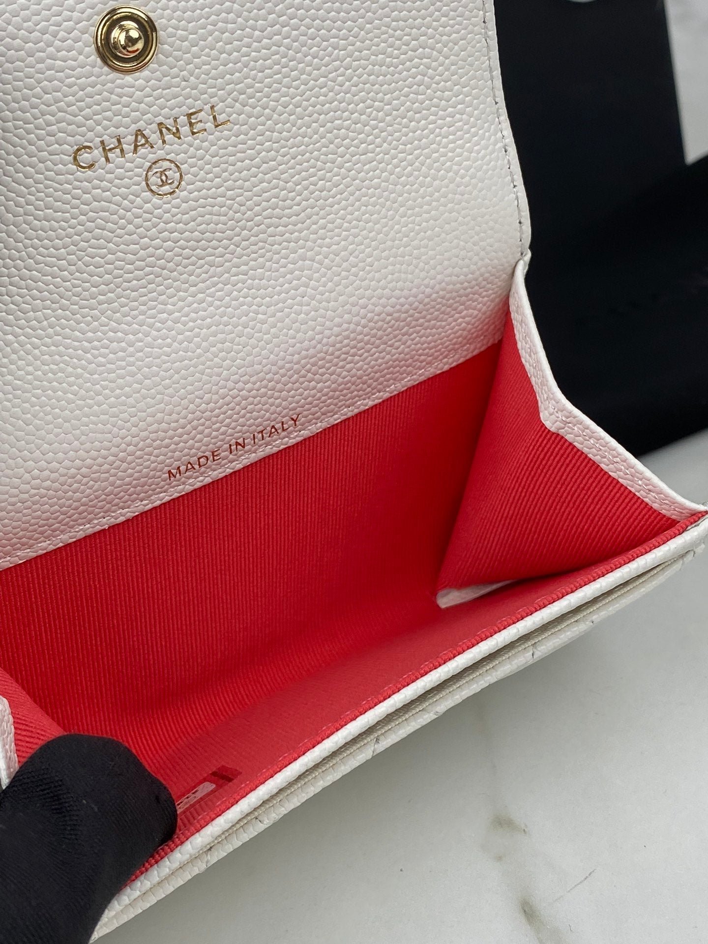 Chanel White Lambskin Crystal Bag - Image 4