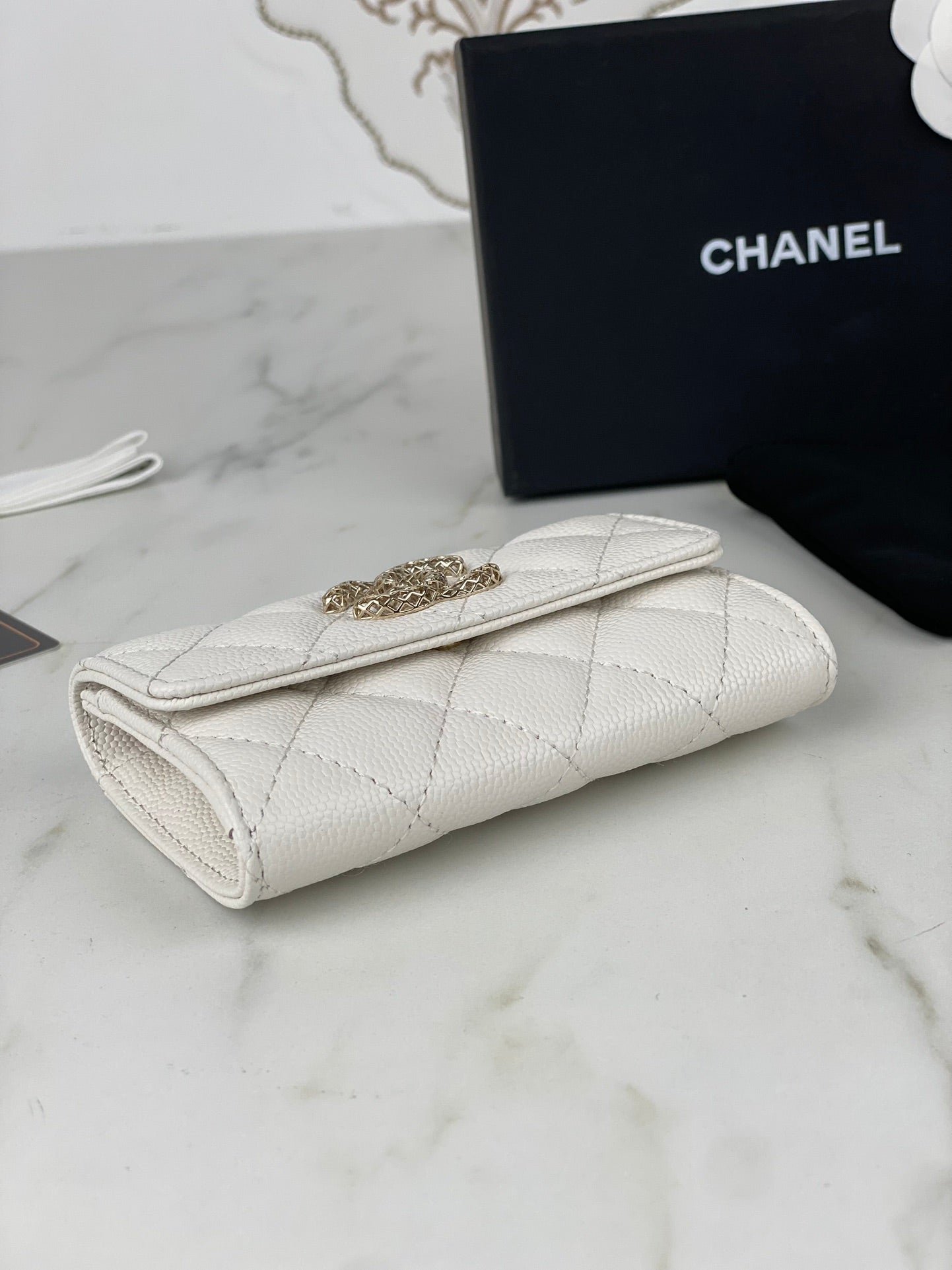 Chanel White Lambskin Crystal Bag - Image 5