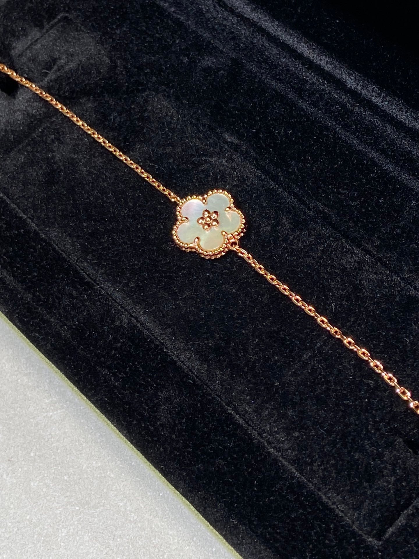 VCA Butterfly Pink Gold Pink MOP Bracelet - Image 7