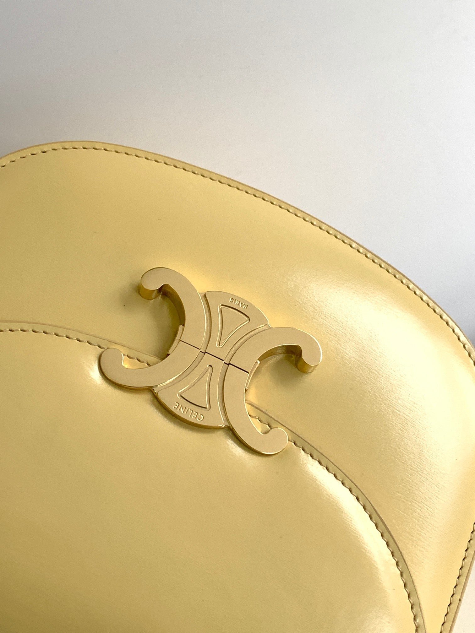 Celine Besace Clea Pale Yellow Chain Bag - Image 4