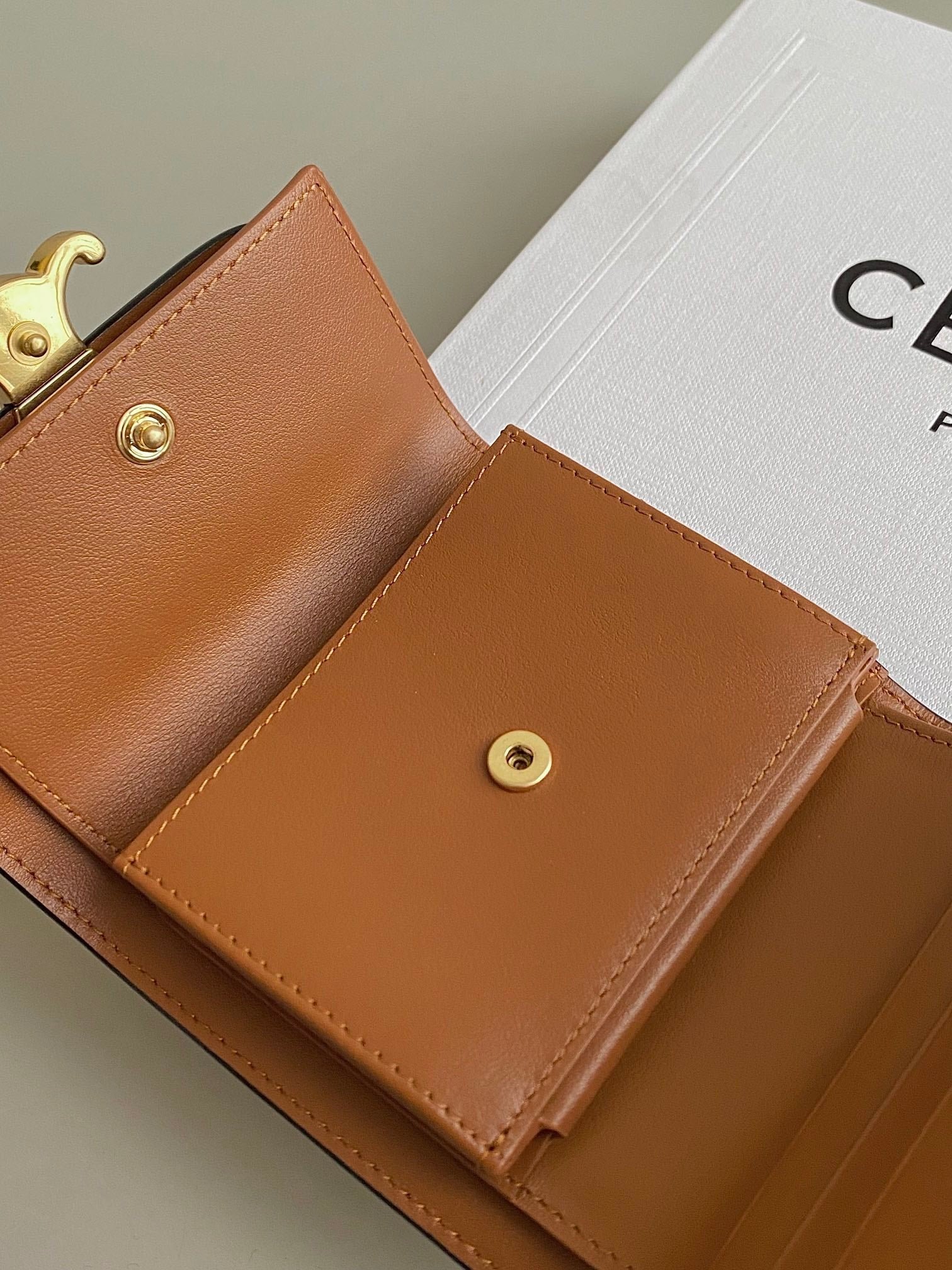 CELINE Tan Triomphe Short Wallet - Image 4