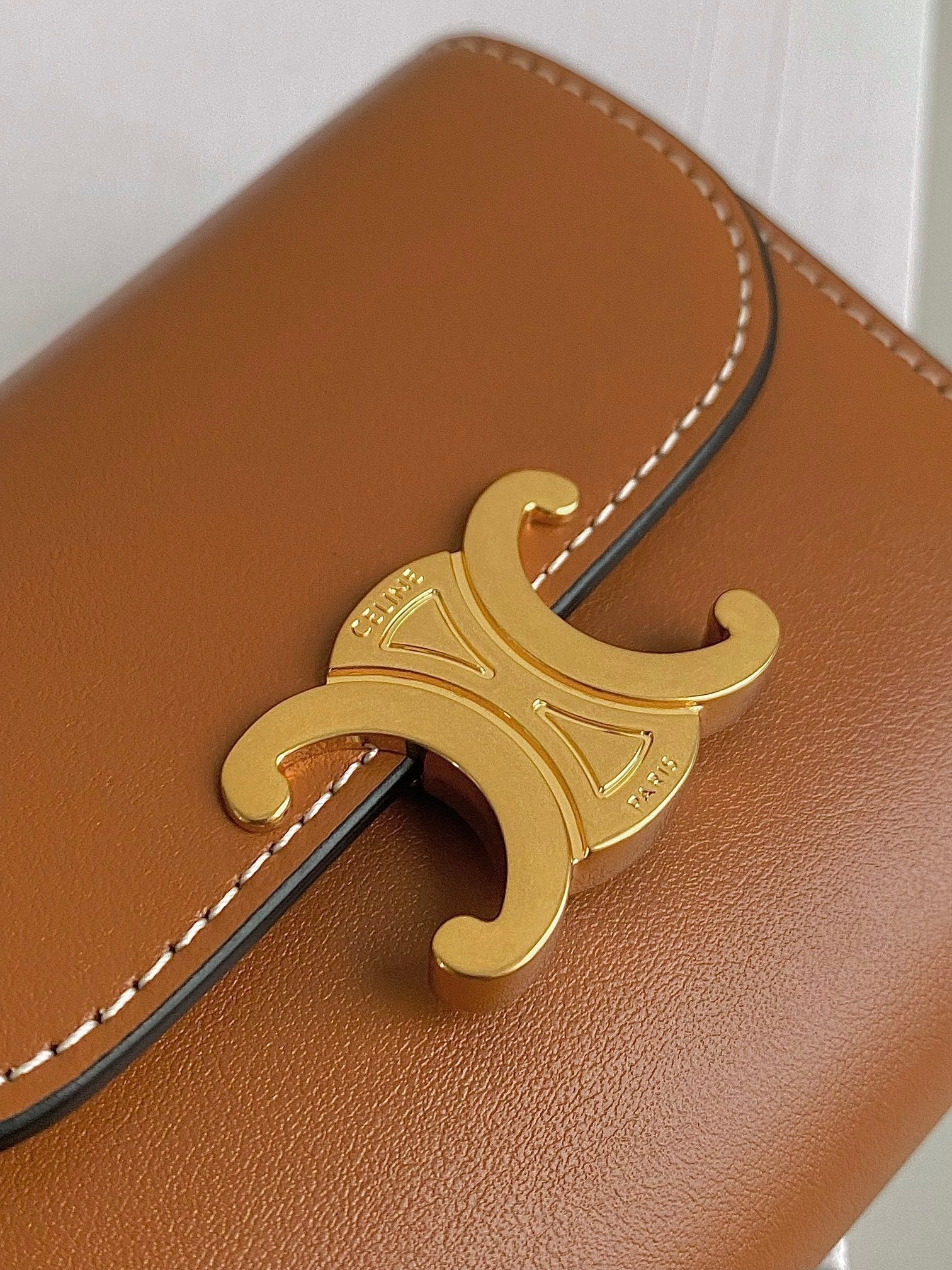 CELINE Tan Triomphe Short Wallet - Image 3