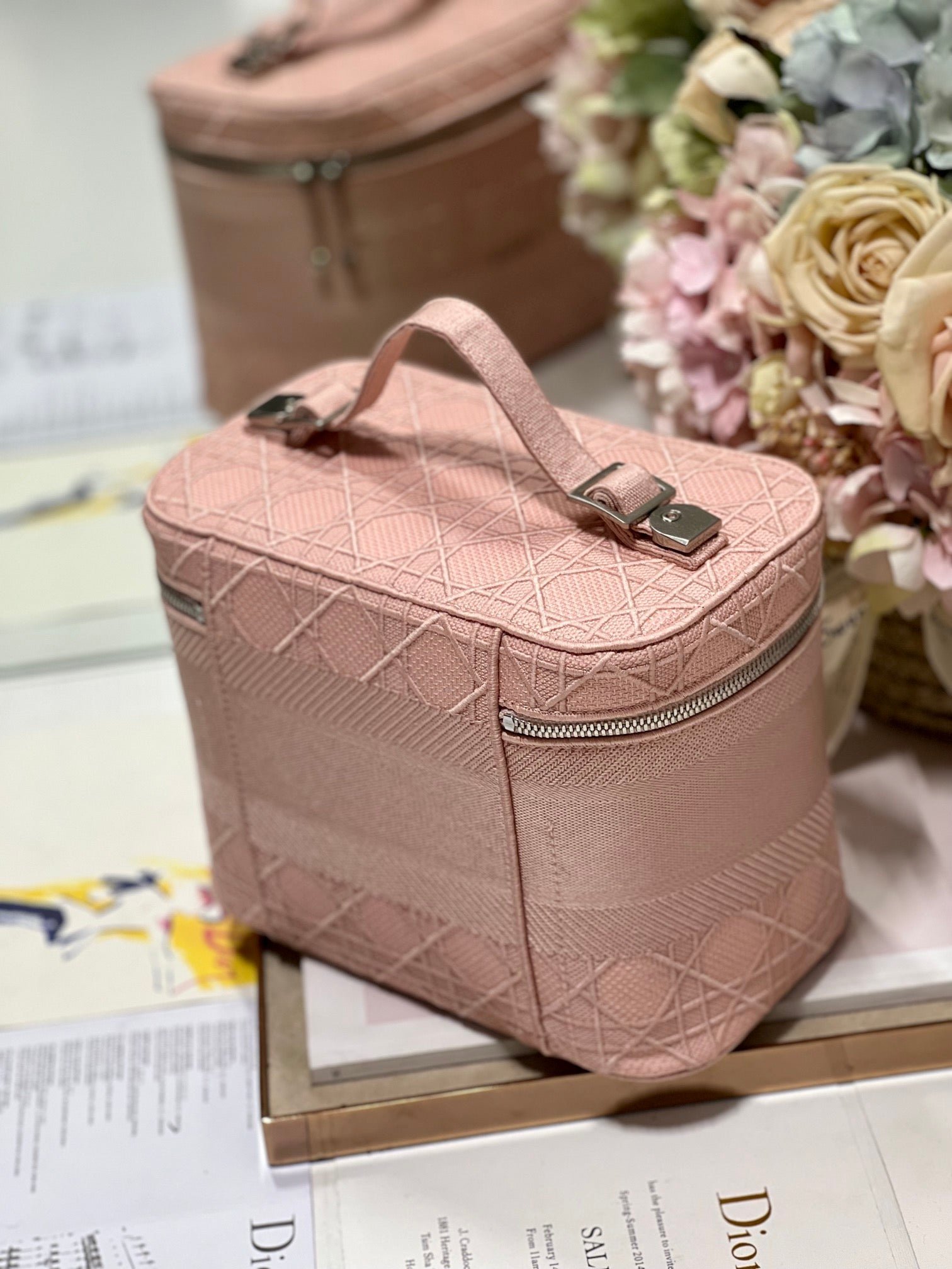 Dior Travel 25 Dove Gray Quilted Vanity Bag - Image 4