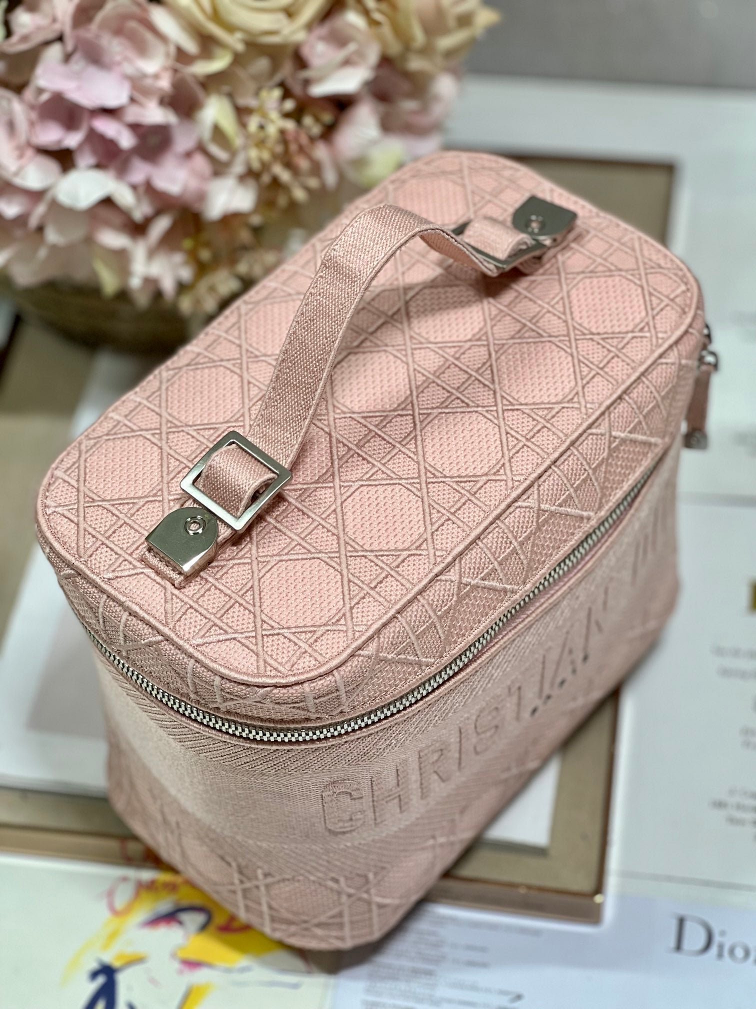 Dior Travel 25 Dove Gray Quilted Vanity Bag - Image 5