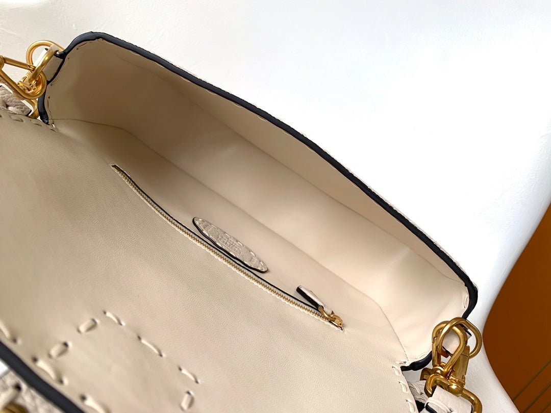 Fendi Baguette 27 Beige Calfskin Bag - Image 4