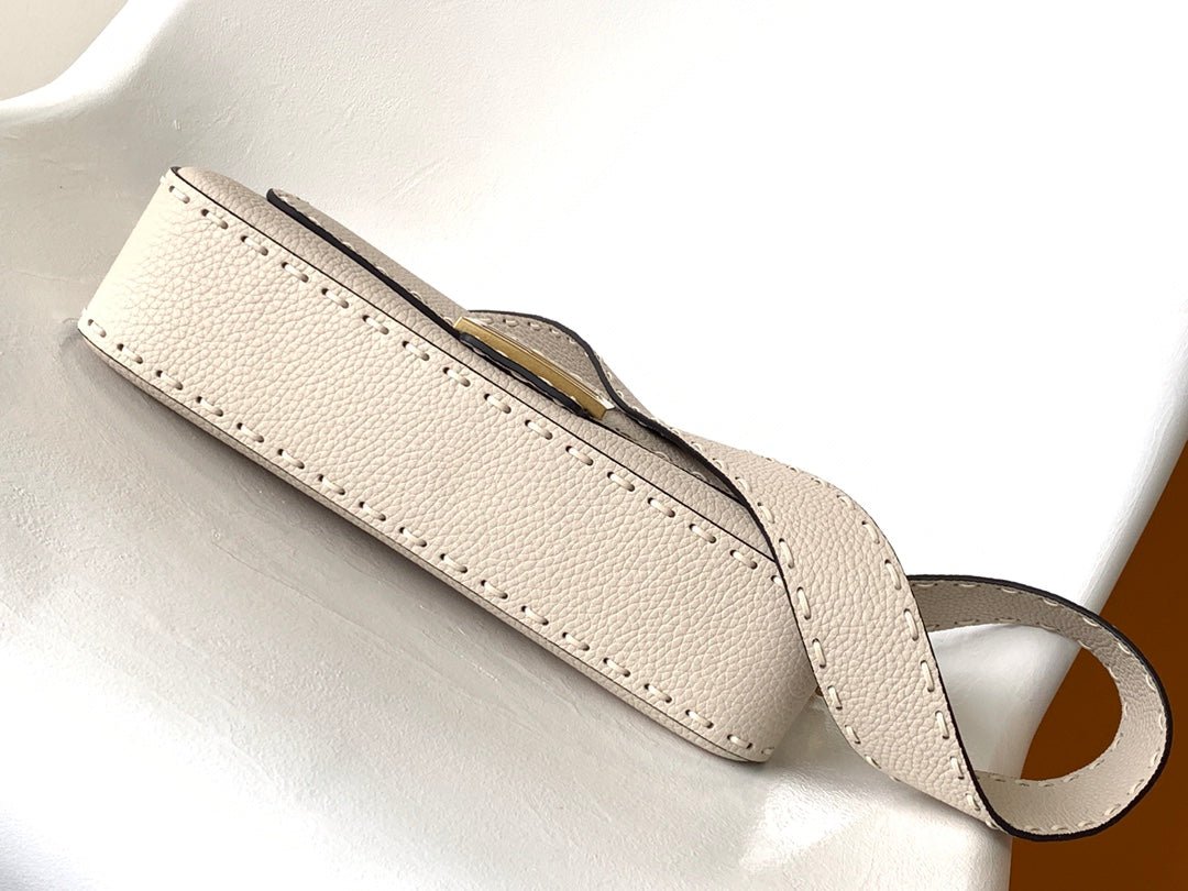 Fendi Baguette 27 Beige Calfskin Bag - Image 6