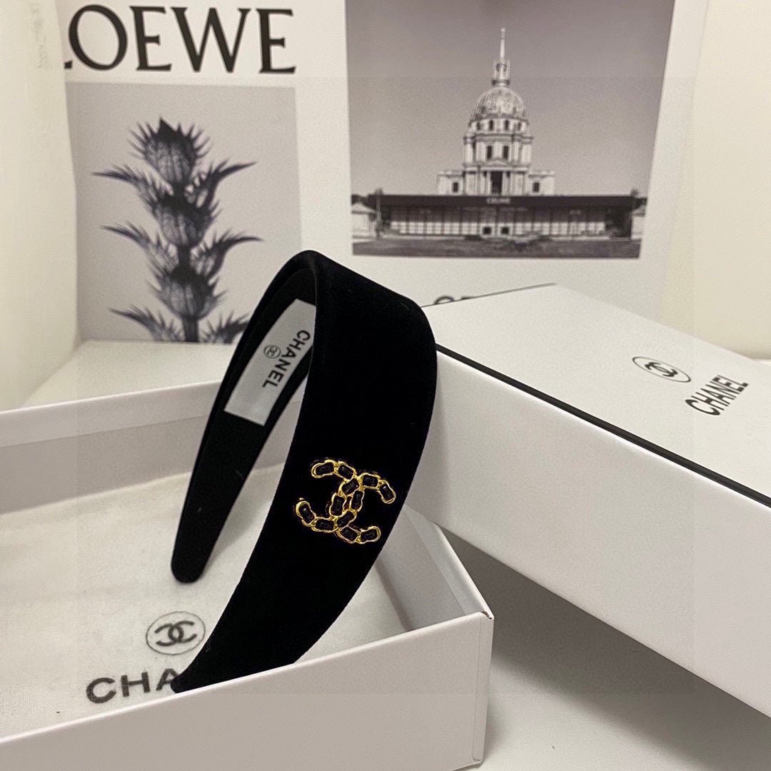 Alternative view of CHANEL BLACK VELVET HAIRBAND 832223
