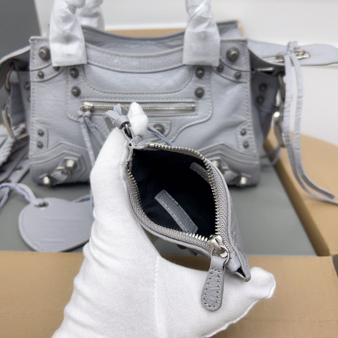 Balenciaga Neo Cagole 26cm Grey Lambskin - Image 4