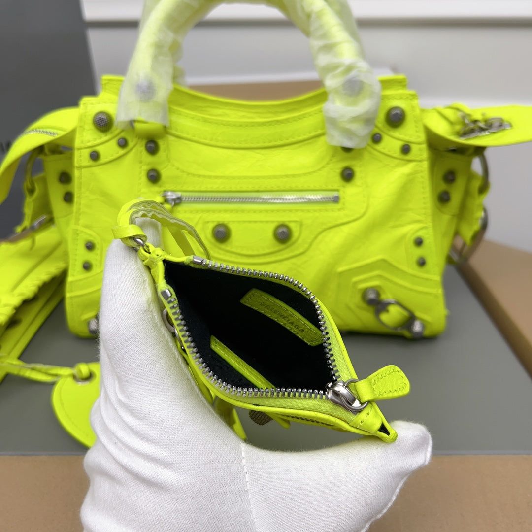 Balenciaga Neo Cagole 26cm Pear Lambskin - Image 4