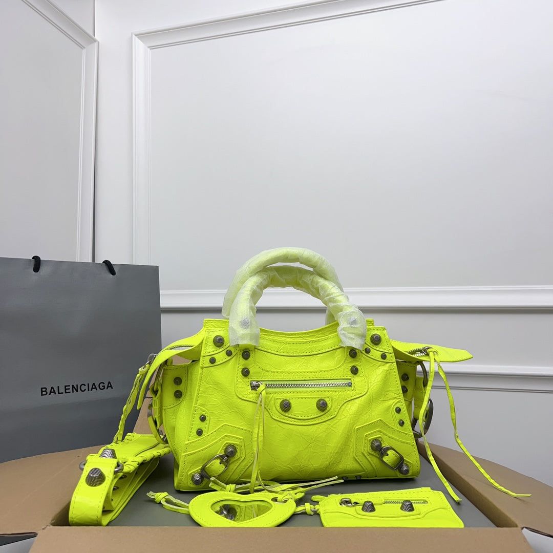 Balenciaga Neo Cagole 26cm Pear Lambskin - Image 7