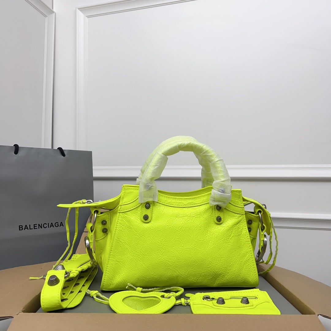 Balenciaga Neo Cagole 26cm Pear Lambskin - Image 9
