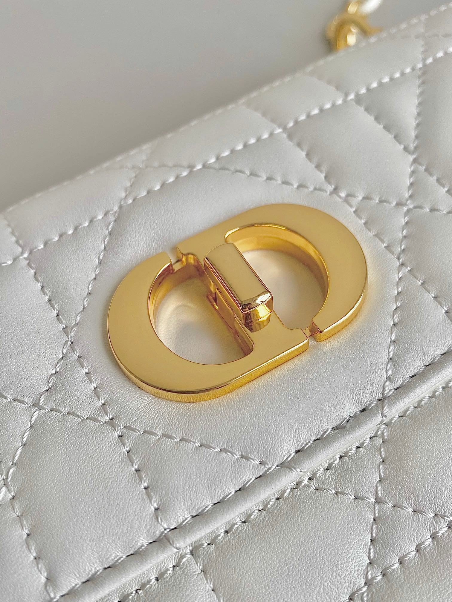 Dior Mini Chain 17 Calfskin Bag White - Image 5