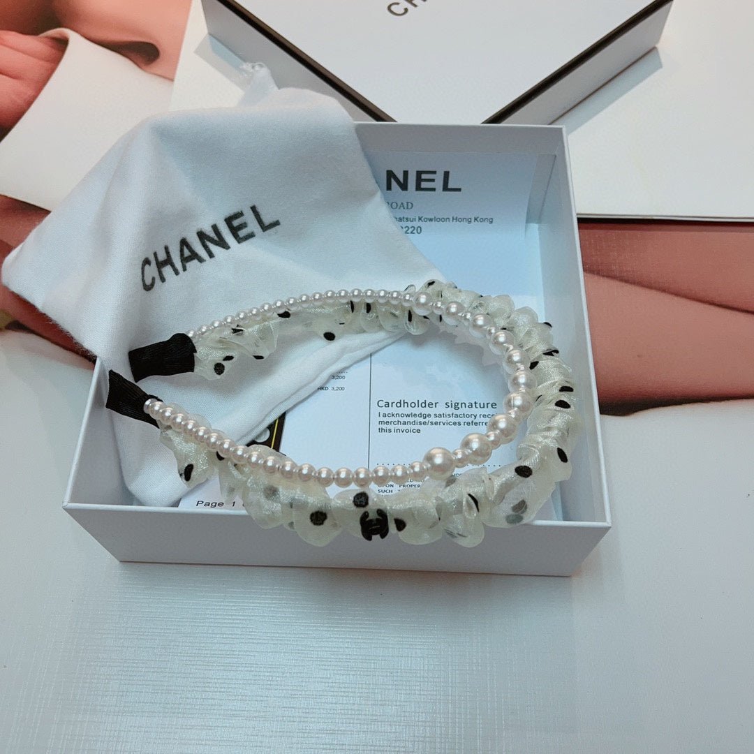 Chanel White Polka Dot Tulle Pearl Twisted Headband - Image 5