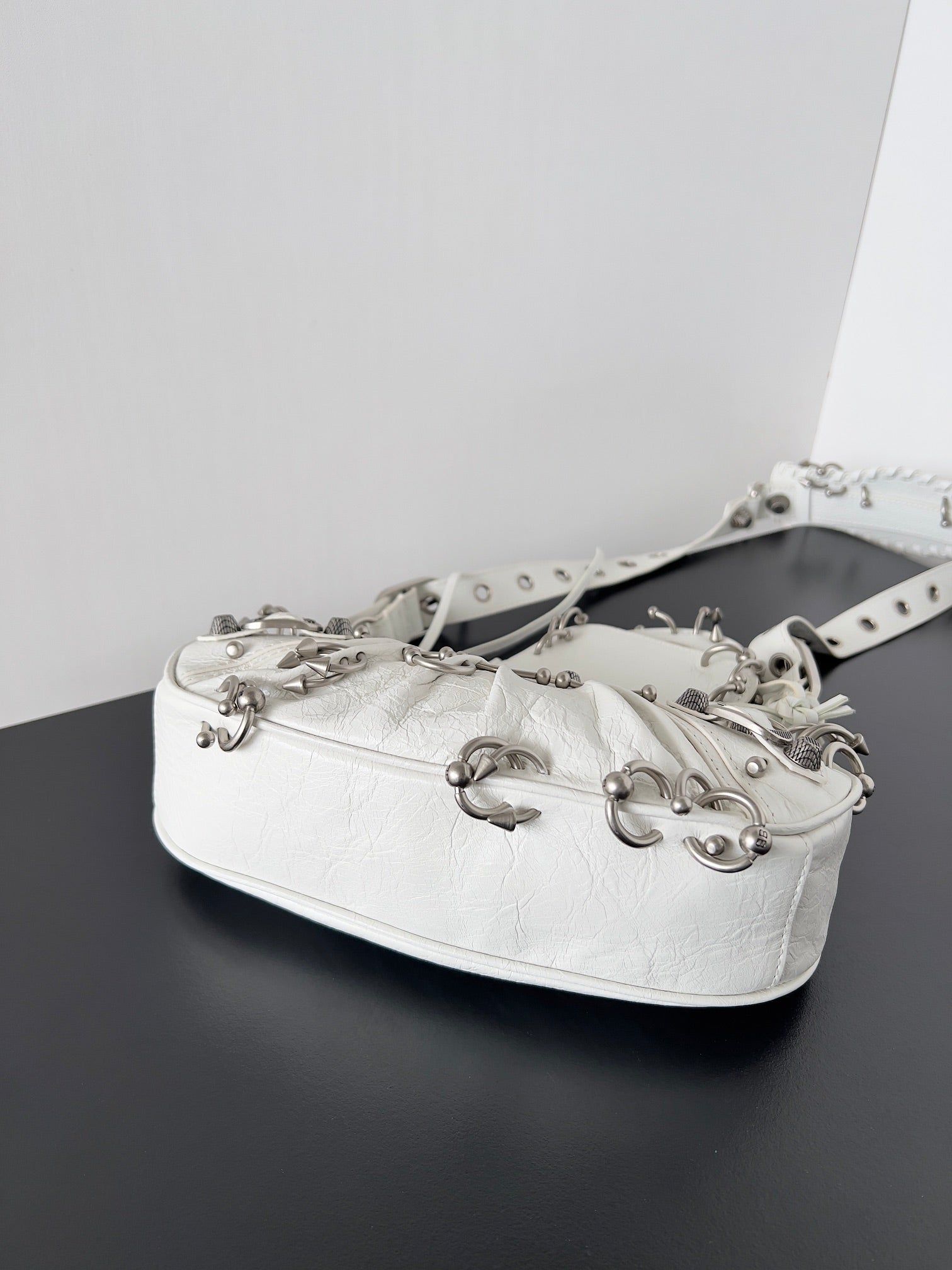 Balenciaga Le Cagole Arena Lambskin 26cm - Image 6