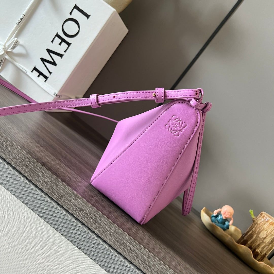 LOE LUNA HOBO 28 BAG IN HOT PINK CALFSKIN - Image 3