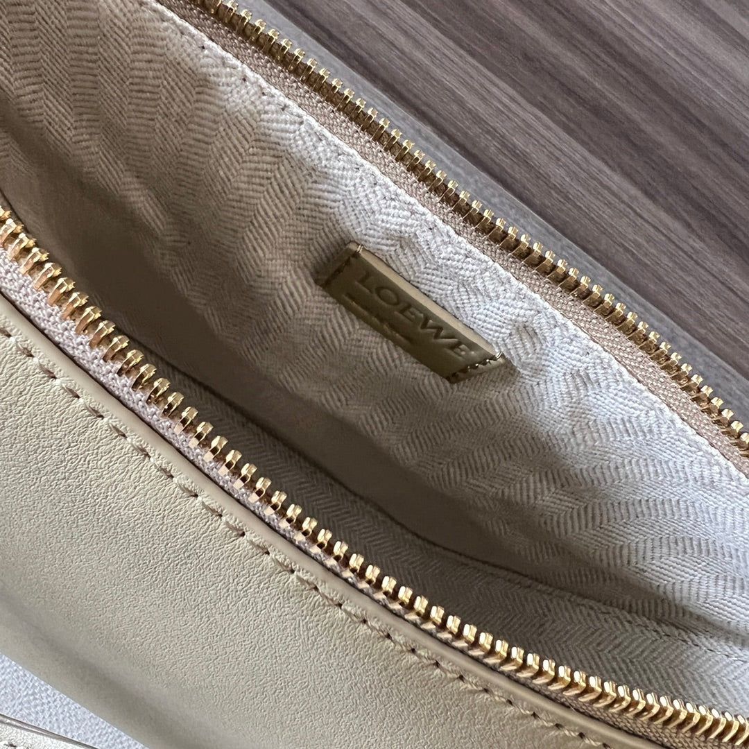 LOE LUNA HOBO 28 BAG IN BEIGE CREAM CALFSKIN - Image 8